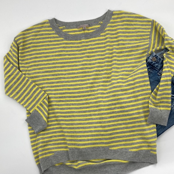 GAP Women’s Yellow Green Lightweight Stripped Hi-Low Sweater Small (Oversized) - Picture 6 of 8
